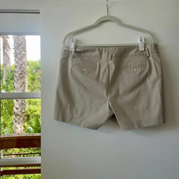 Laundry by‎ Shelli Segal Tan Shorts, Size 14 - Picture 2 of 5